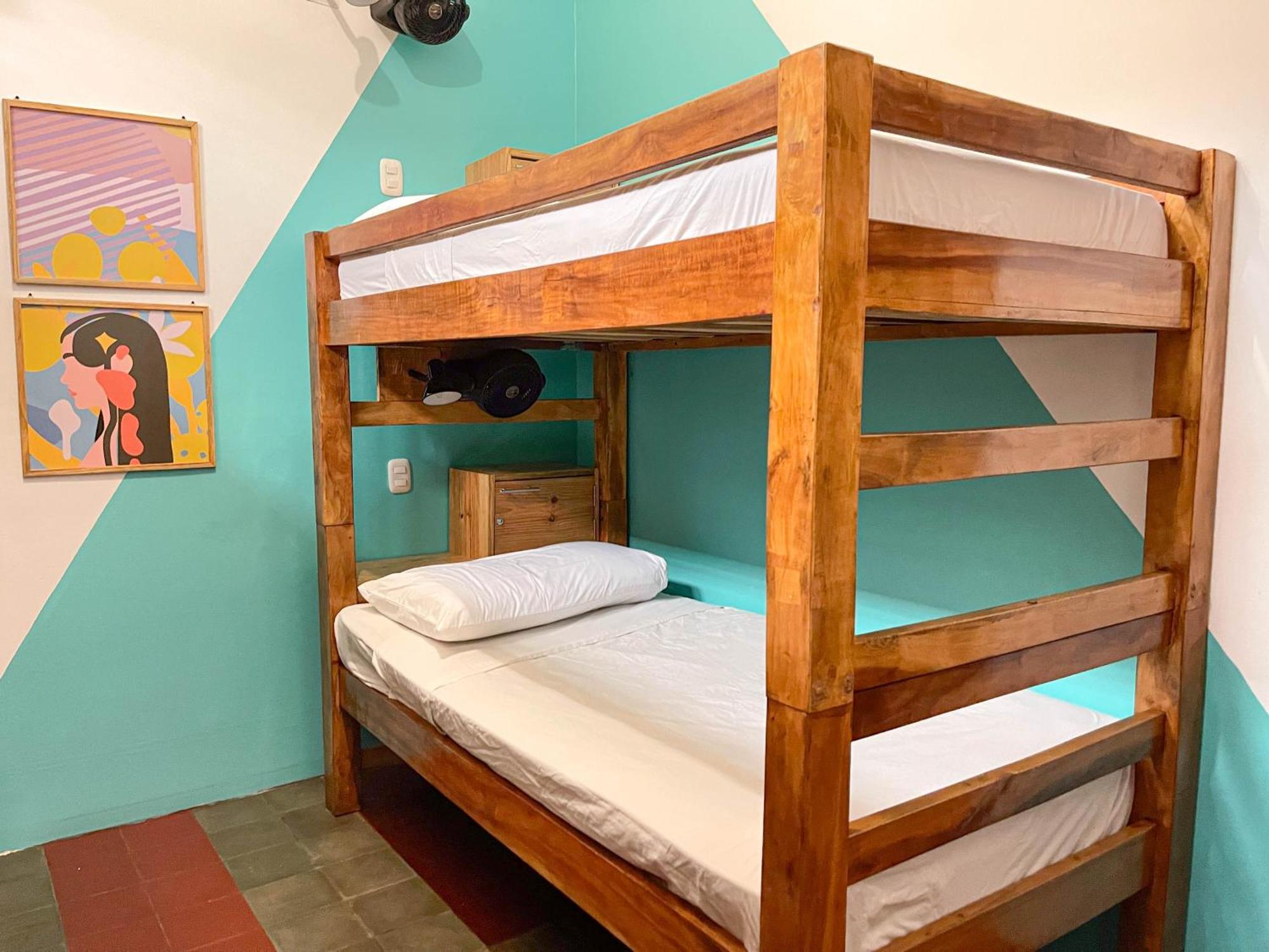 Hostal Oasis *