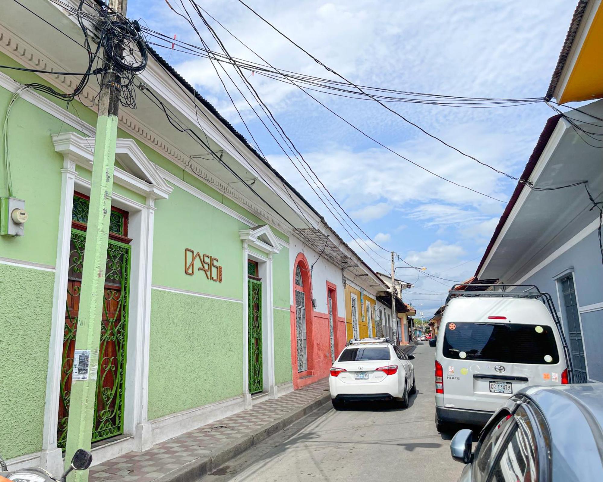 Hostal Oasis *